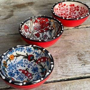 Nakkas hand painted small bowls set of 3 nwt